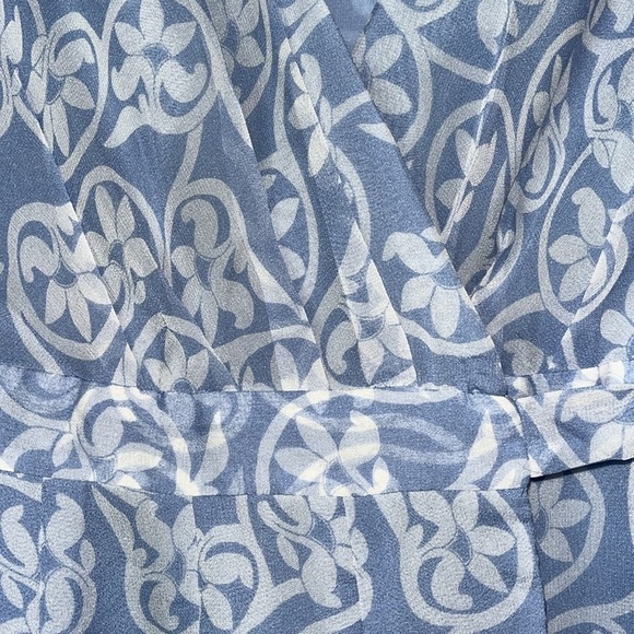 Diane Von Furstenberg flutter sleeve midi length wrap dress floral vine Sz 2 - Picture 4 of 15